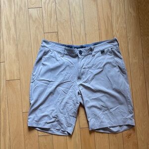 Travis Mathew Light Tan Flat Front Shorts size 33